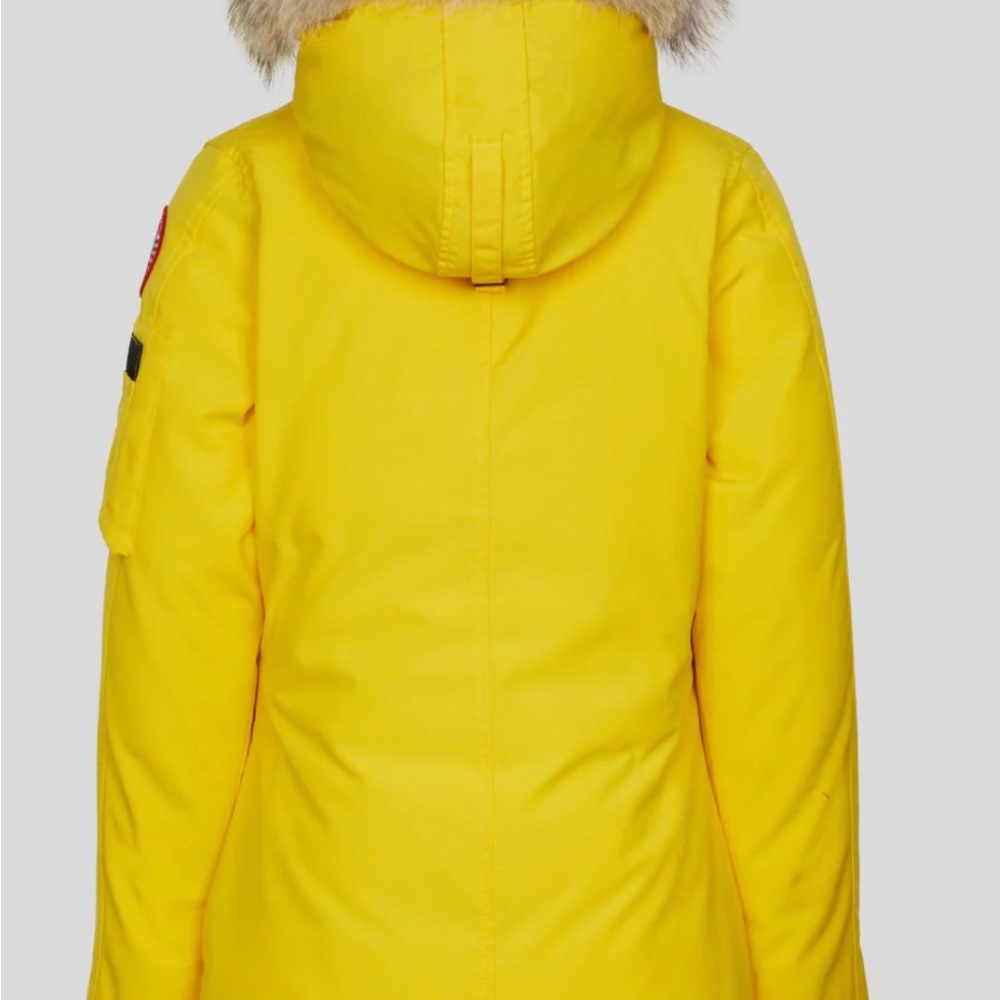 Canada Goose Yellow Fur-Trimmed Parka. Size XS. - Picture 2 of 5